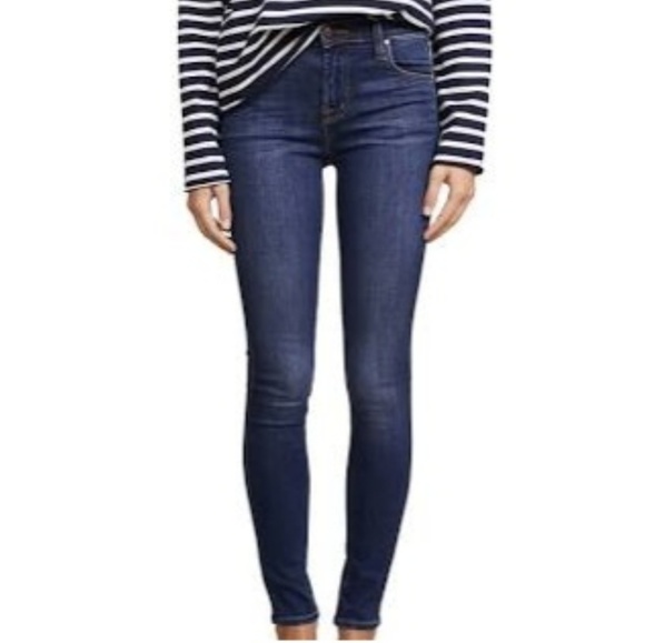 J Brand Denim - • J Brand Skinny Leg •